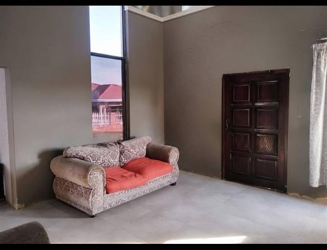 3 BEDROOM HOUSE FOR SALE IN SEBOKENG ZONE 17